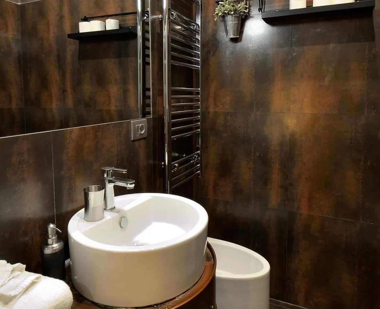 Apartment Appartamento Deluxe Stile Industrial Centro Milano, Potente Wi-Fi, 3 Linee Metropolitane- Collegato Direttamente Con Aeroporto Di Malpensa E Rho Fiera In 10 Minuti Italy